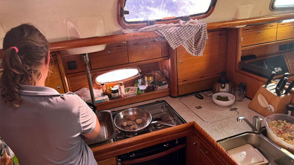blauwasser_wissen_ausbildung_yachtmaster-ocean_kochen