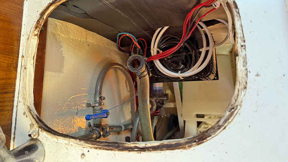 blauwasser_yacht_refit_spuele_abdichten_2