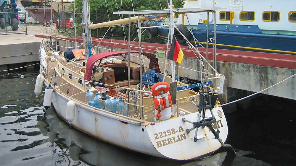 blauwasser_yacht_stahl_bootsbau_rostkur